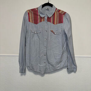 Women's Forever 21 Button Down Shirt M Blue Multi-color Aztec Denim pearl snap